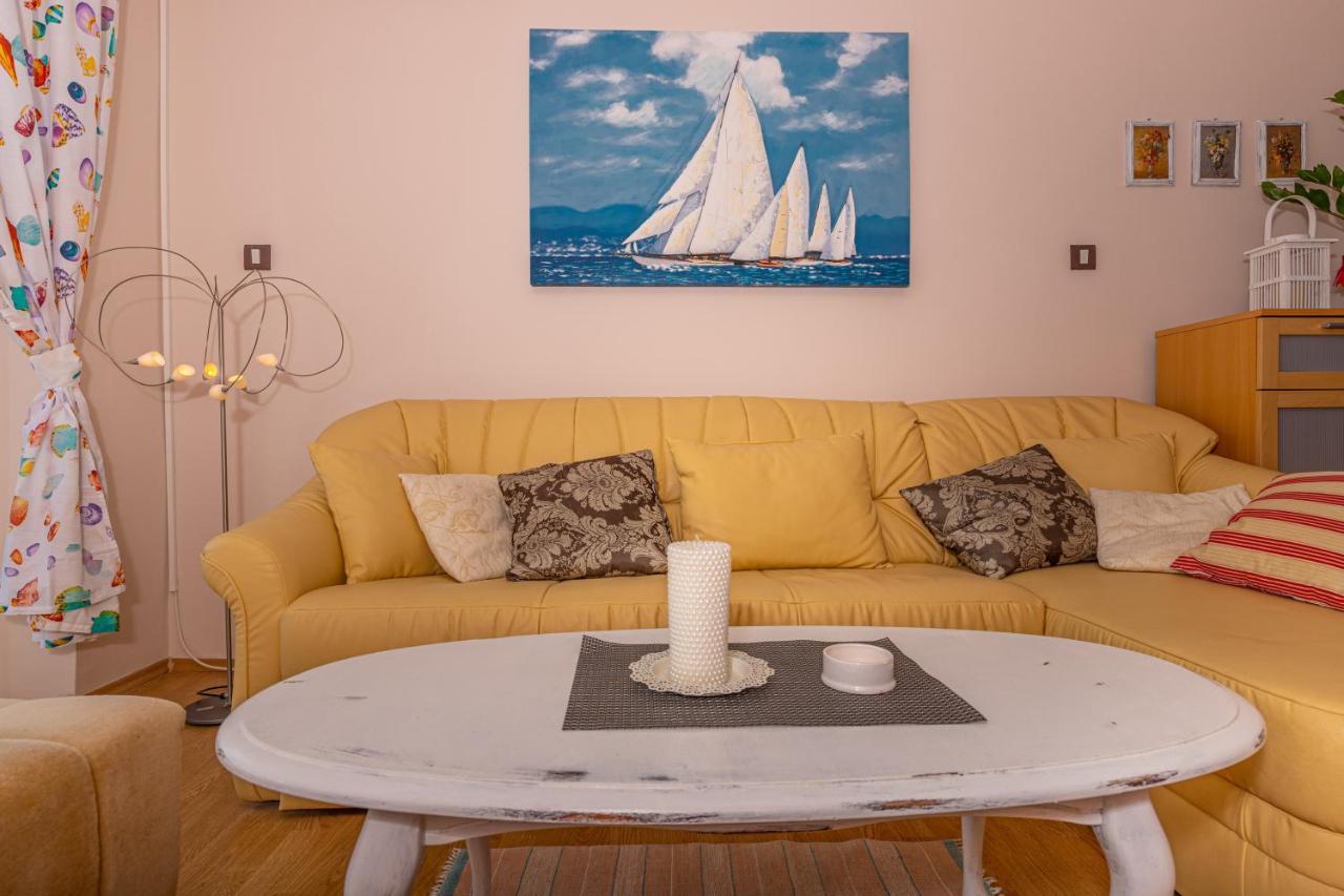 Apartmani Jasminka Dramalj Exteriör bild